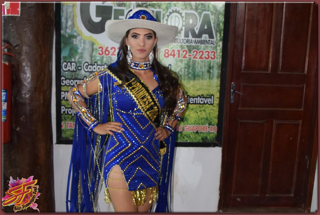 DESFILE DA RAINHA DA EXPOVALE 2019
